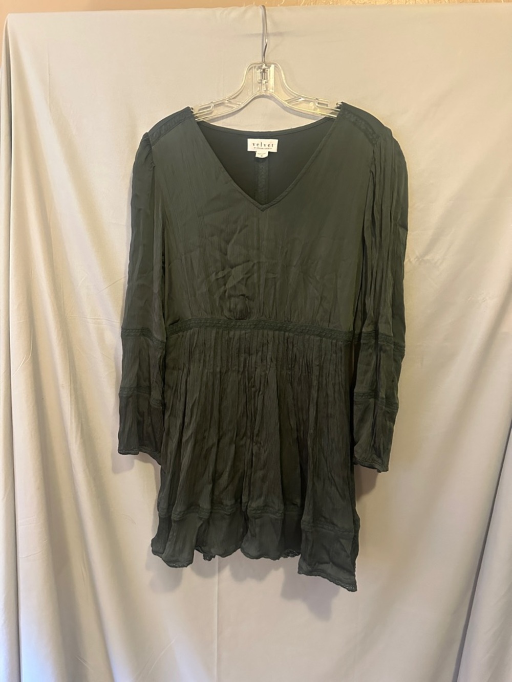 Velvet by Graham & Spencer Olive V-Neck Tiered Long-Sleeve Dress